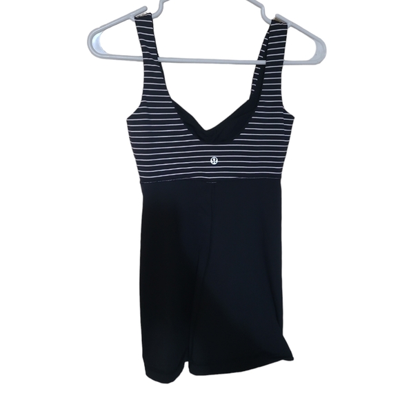 Lululemon Aria Tank Top II Parallel Stripe Black White Power Luxtreme Size 2 - Picture 4 of 5